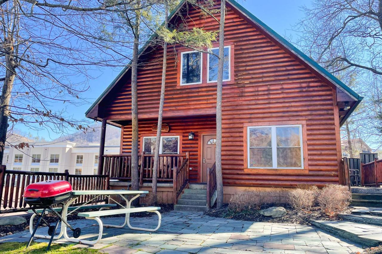 Black Bear Hideaway Cabin Gatlinburg Exterior photo